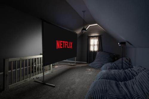 Cozy Home, 23 min from NYC, Home Theater