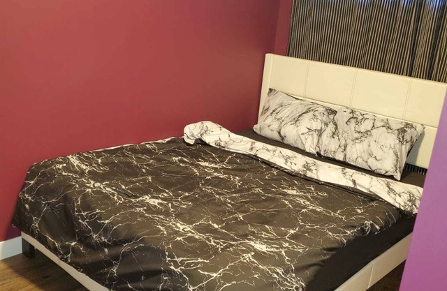 Cozy Home experience in SW Edmonton 15min from airport