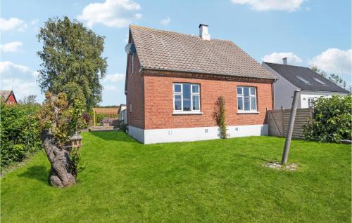 Cozy Home In Aakirkeby With Wifi