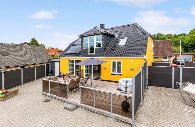 Cozy home in Egernsund with WiFi