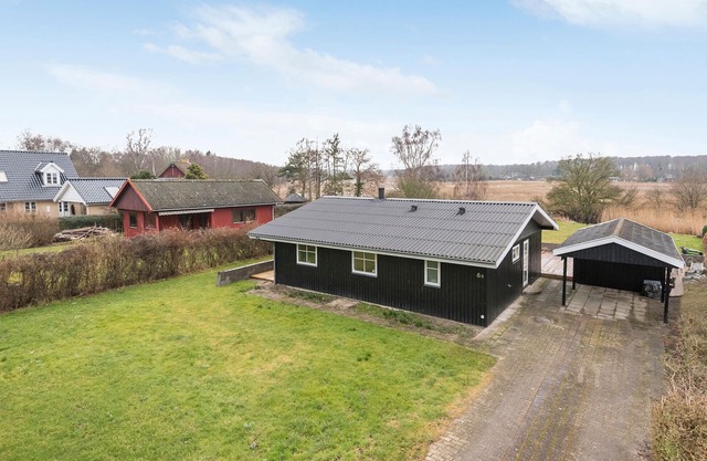Cozy home in Faxe Ladeplads with WiFi