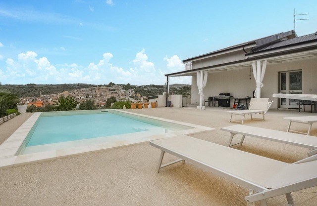Cozy home in Giarratana with WiFi