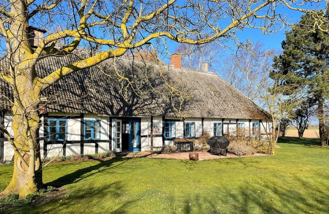 Cozy home in Horslunde with WiFi