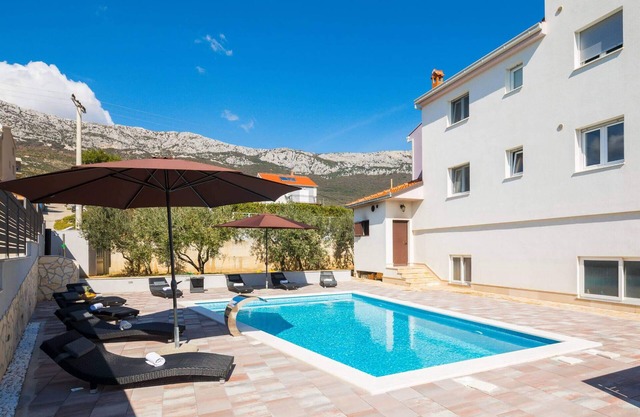 Cozy home in Kastel Sucurac with sauna