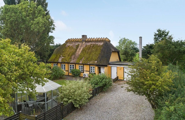 Cozy home in Maribo with WiFi