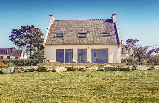 Cozy Home In Plouarzel