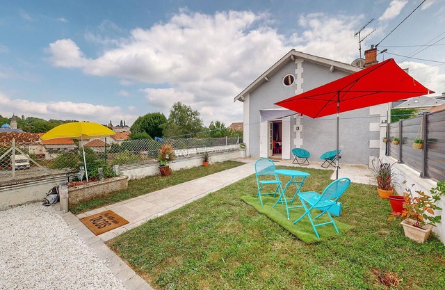 Cozy home in Riberac with WiFi