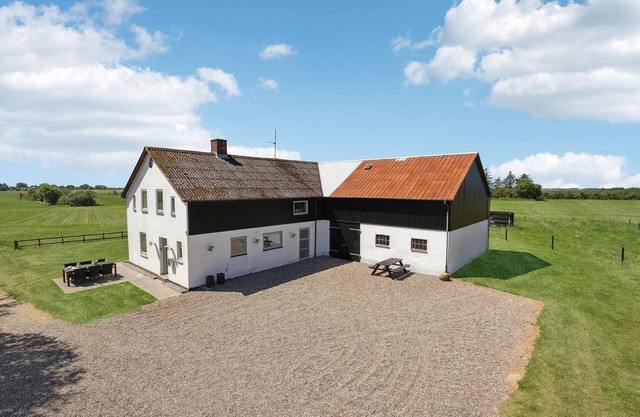 Cozy home in Skærbæk with kitchen
