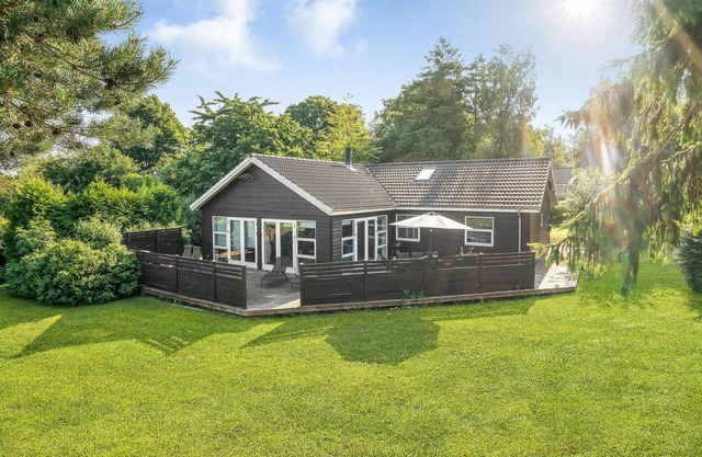 Cozy home in Vordingborg with kitchen