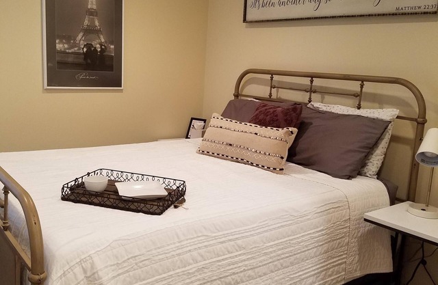 Cozy home just blocks from great restaurants, grocery stores, and activities.