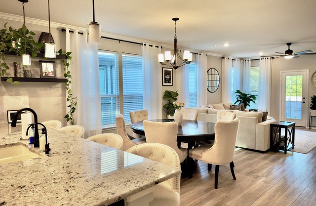 Cozy Home Near Airport and Downtown ATX