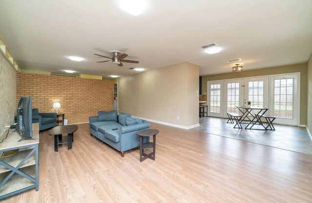 Cozy Home Near Downtown Longview