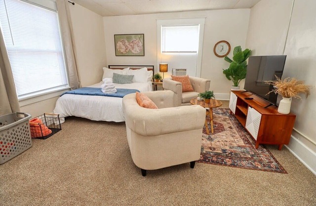 Cozy Home | Near Downtown | 5 beds