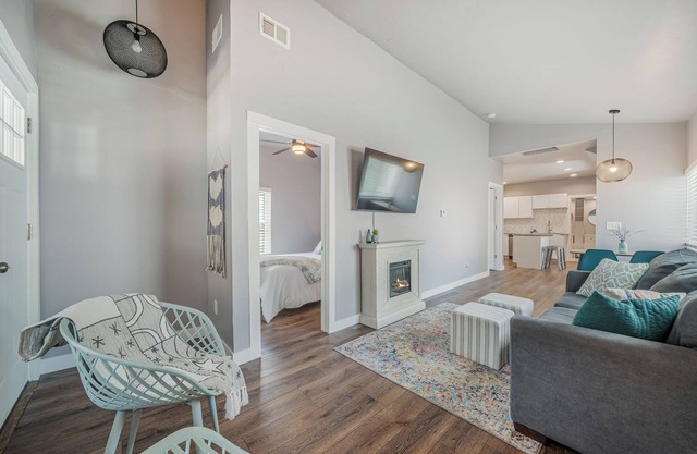 Cozy Home w/Large Yard Near Appleton & Neenah
