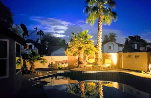 Cozy Home with Sparkling Diving Pool/N. Phoenix