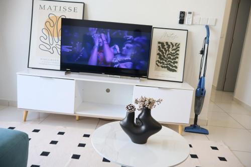 COZY KenwingstonThe platz Trail 3BR&2BR For 8PAX wifi free Parkin nice view 1902