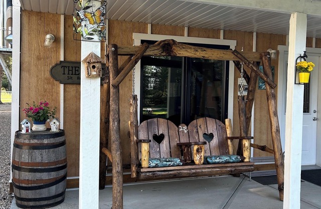 Cozy Lake Cabin - 10% Discount for August 2025 Bookings