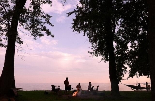 Cozy Lake Winnebago Cottage: Shallow Sandy Shore, Close to EAA & Packers Games
