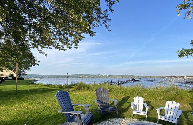 Cozy lakefront cabin near Bemus Point, Lake Chautauqua