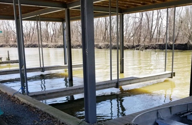 Cozy Lakeview 2 BR Waterfront Property, Indian Lake