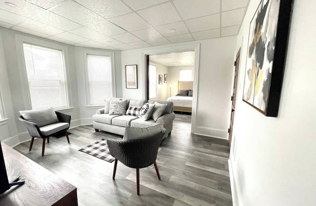 Cozy Lancaster Apartment Near Attractions