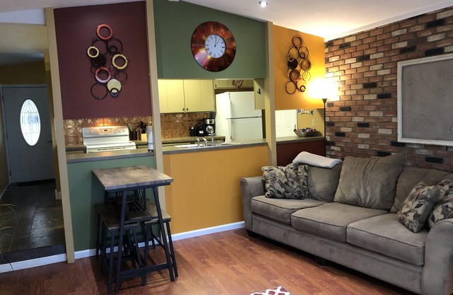 Cozy Lexington 2-Bedroom Ranch House
