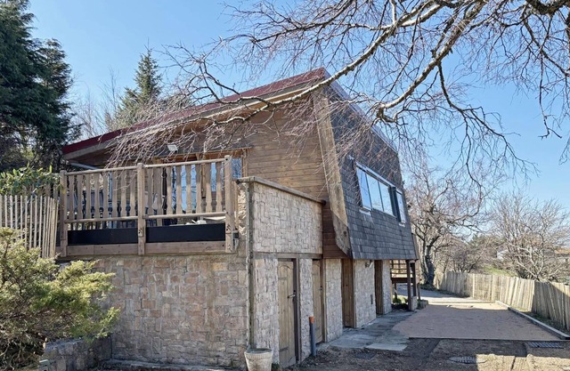 Cozy lodging in Bessat for 6-8 ppl, pets allowed, large garden