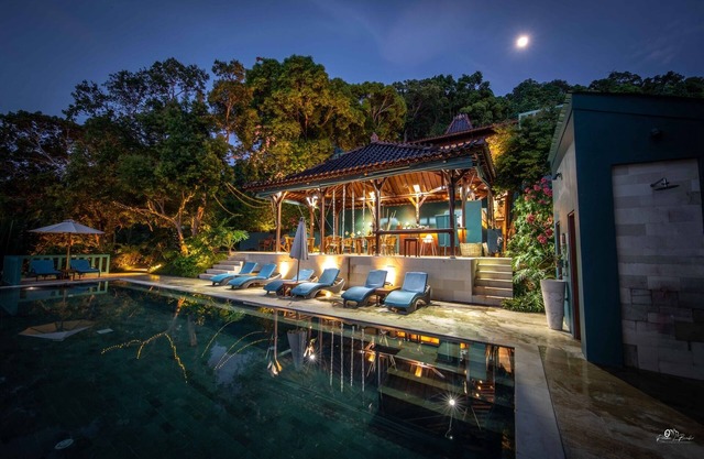 Cozy Loft Villa with Balcony and Seaviews in El nido.