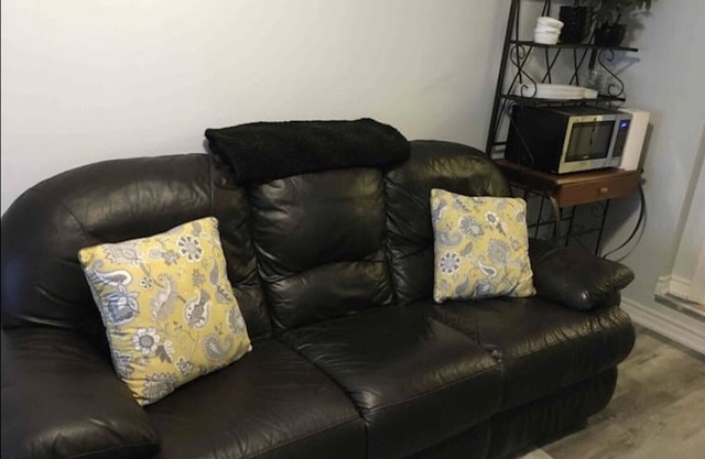 Cozy Lower Unit Barrie