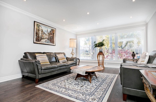 Cozy Luxury house in Center of North York