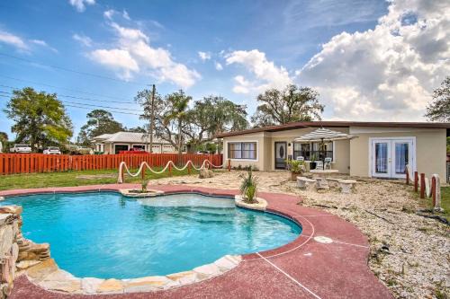 Cozy Melbourne Home with Deck and Pool 5 Mi to Beach!