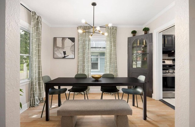 Cozy Mid-Century Oasis w/2 KING beds
