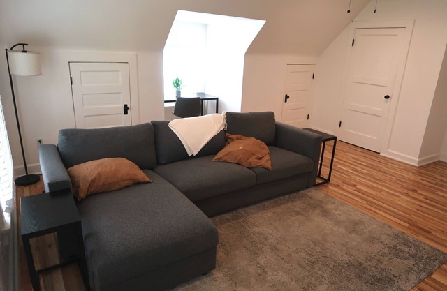 Cozy Mid-term Haven for Nurses and traveling professionals in Kansas City Unit3!