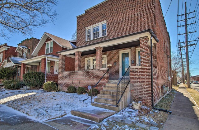 Cozy Missouri Apartment < 10 Mi to the Arch!