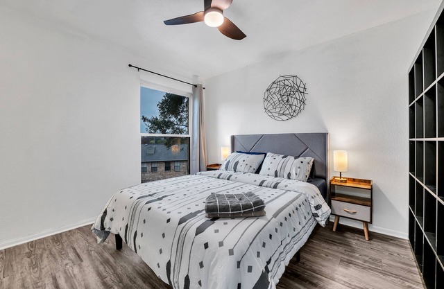 Cozy Modern 2BR Retreat ATX Downtown, Mins away to Prime Locations Airport