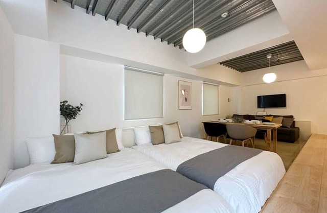 Cozy & Modern Studio Apt 5 Mins Walk to Peace Park