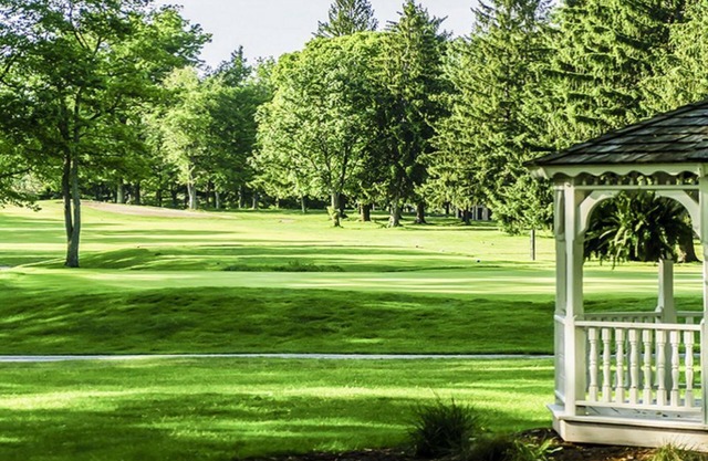 Cozy Mountain View Retreat in Morgantown