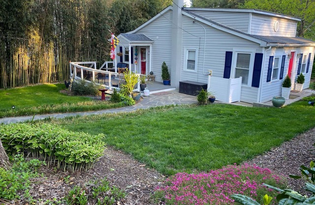 Cozy Nautical Cottage in Annapolis w/Beautiful Outdoor Space