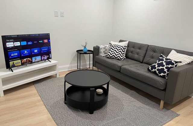 COZY, NEW, ENTIRE apartment located near UNION MARKET