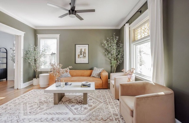 Cozy Oakley 4B with Garage 10 min to Downtown, UC Hospitals