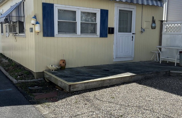 Cozy Ocean Beach Surf Club Unit 1 bungalow with vintage charm!