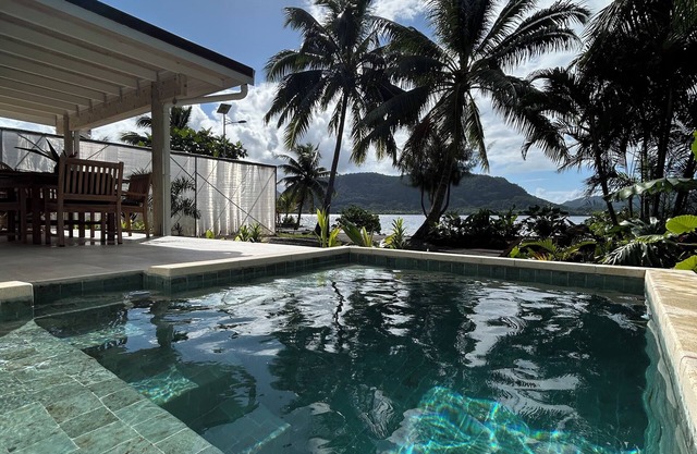 Cozy Oceanfront Villa with Private Pool & Stunning Moonrise Views