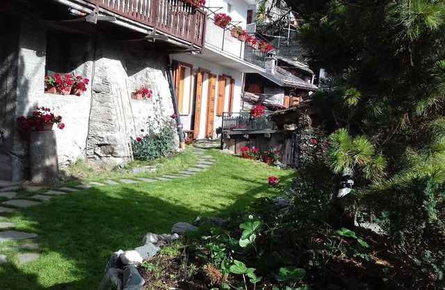 Cozy one bedroom apartment in Lignod - Champoluc Ayas- 4 beds + 2