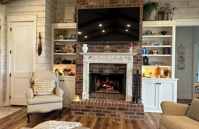 Cozy Peaceful Country Farmhouse close to Antiques - 12 mins to First Monday