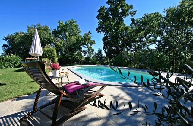 Cozy pet friendly private pool cottage in Tuscany