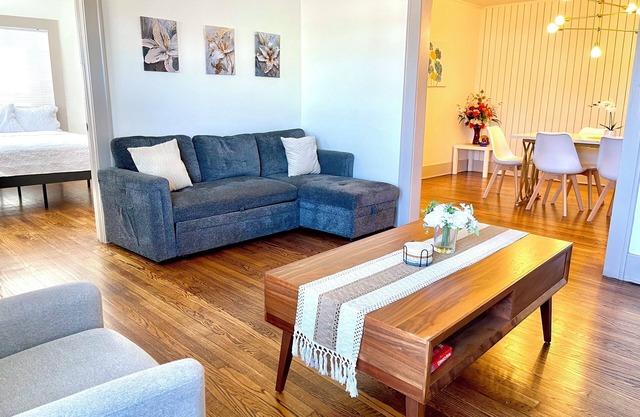 Cozy Plaza Retreat - Near Downtown & Entertainment