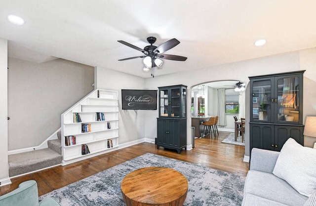 Cozy Private 2 Bedroom w/Shared Wash & Dryer by Golf Course, Univ, & Hospitals