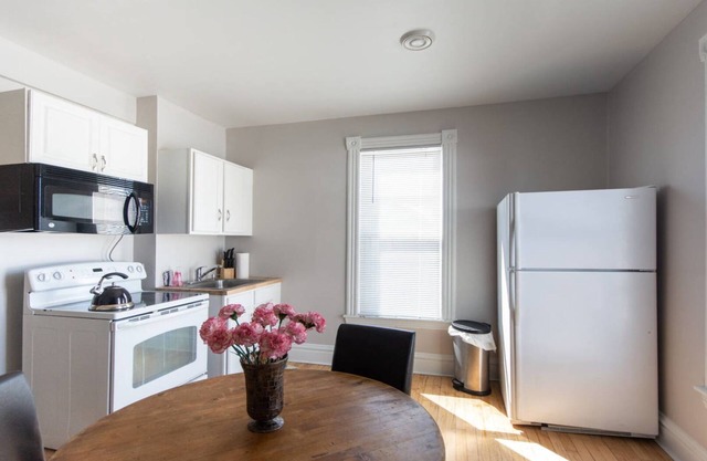 Cozy & Private Apartment w/Laundry, Smart TV