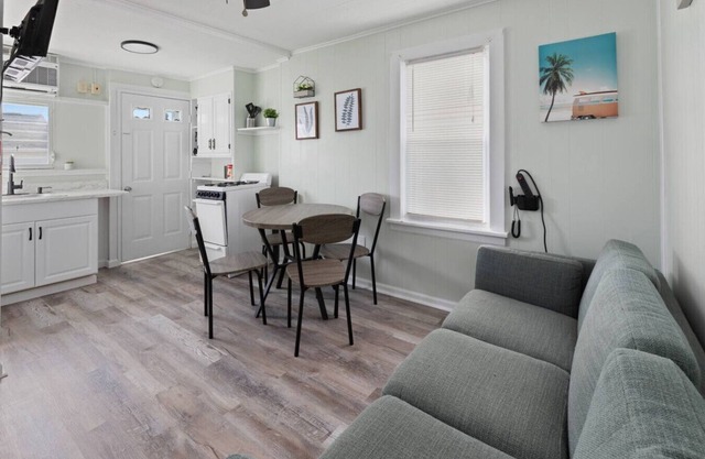 Cozy Private apt blocks from Beach/Boardwalk 4