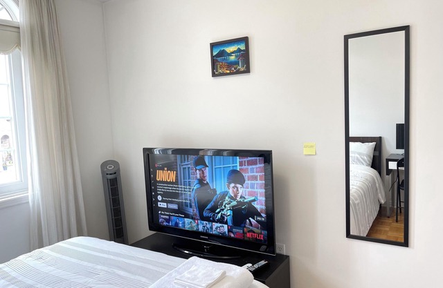 Cozy Private Bedroom in Vaughan